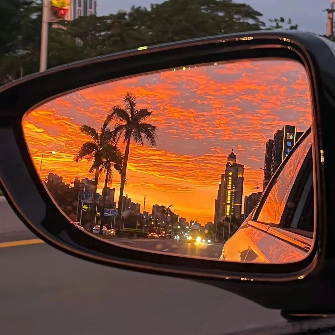 早安 追光者🌄！车窗外的风景在等你，引擎声是今天的BGM，出发吧！风景摄影 ​