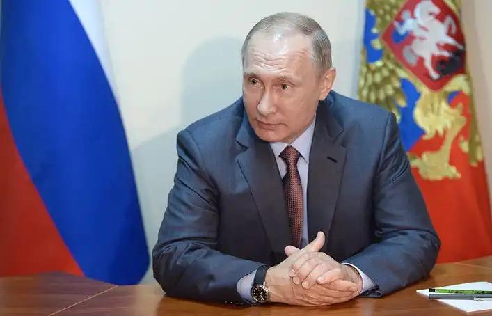 普京：愿“拨付”10亿美元给“和平委员会”！你以为普京也妥协了，实际上不是这样。