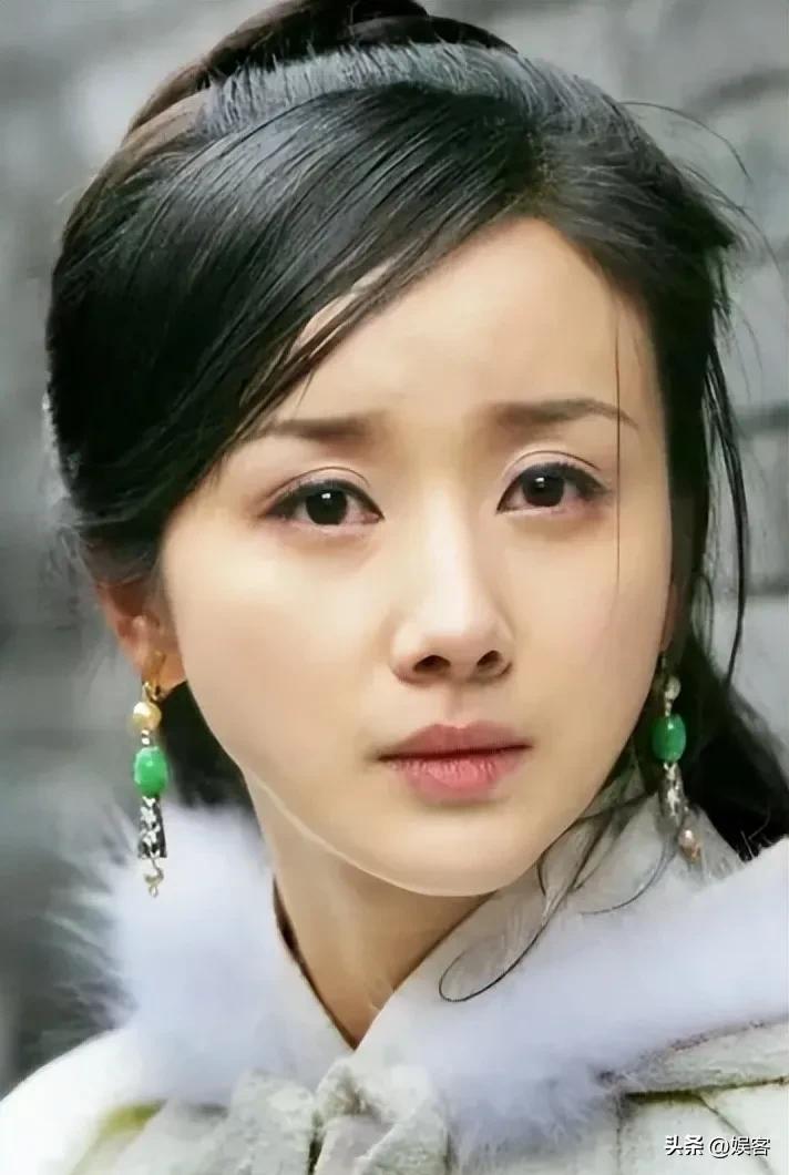 演员孙菲菲官宣离婚！
今天，孙菲菲发文官宣离婚！并透露自己有个女儿！之前她在社交