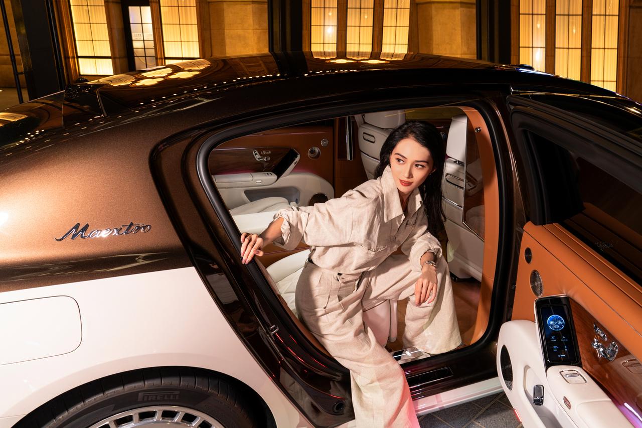 从李连杰提车到余承东致辞，尊界S800第10000台下线活动传递出一个明确信号：