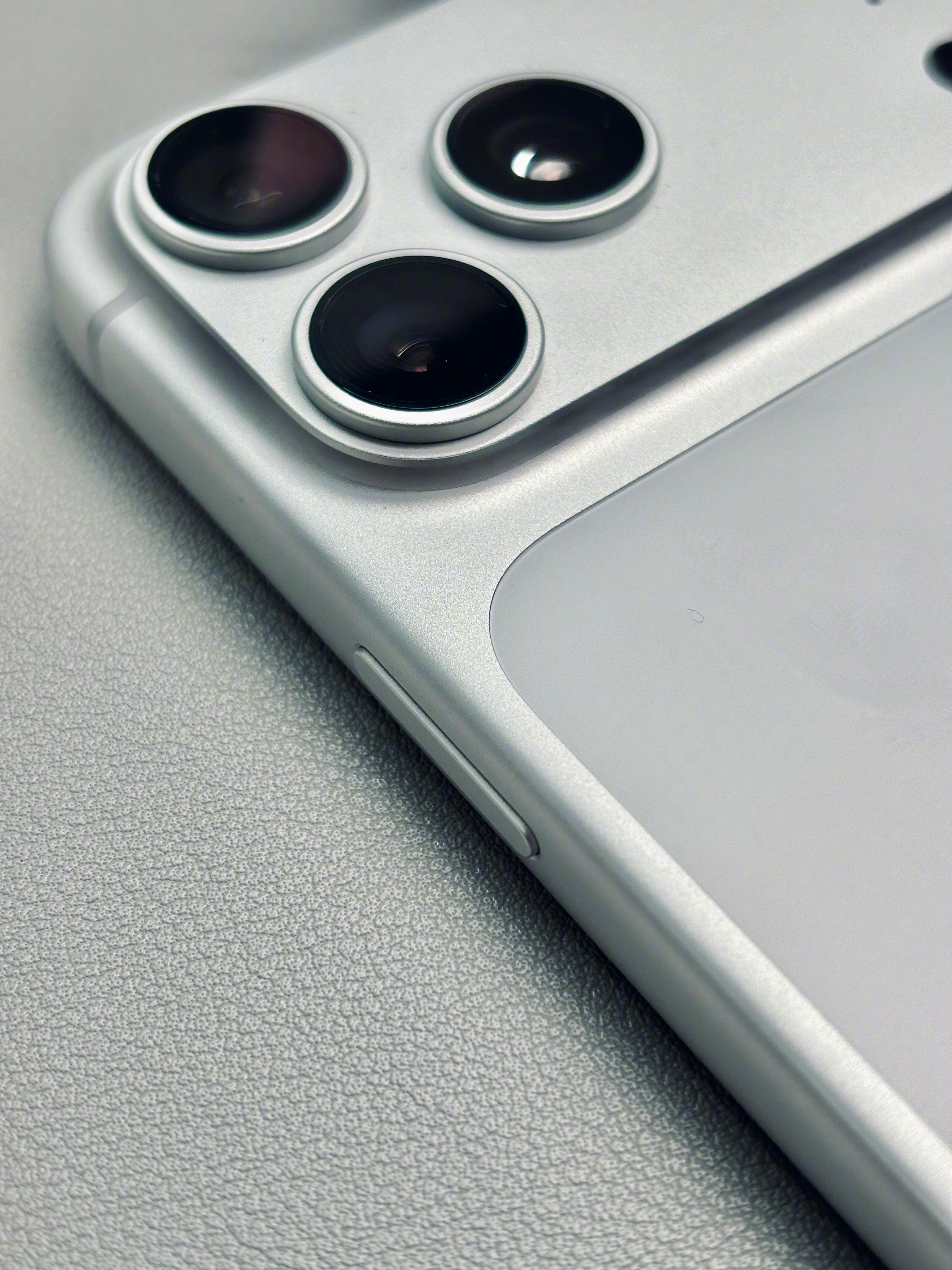 对于17 Pro系列今年采用的铝合金机身，大家还满意吗？如果iPhone18 P