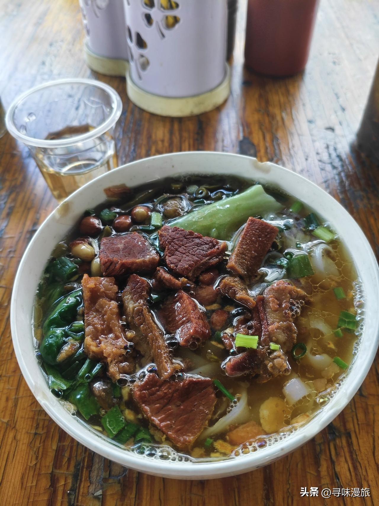 简简单单牛腩粉一碗，又一餐