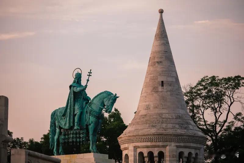 欧尔班16年执政落幕，冯德莱恩火速发声：“匈牙利选择了欧洲”

匈牙利政坛“一夜
