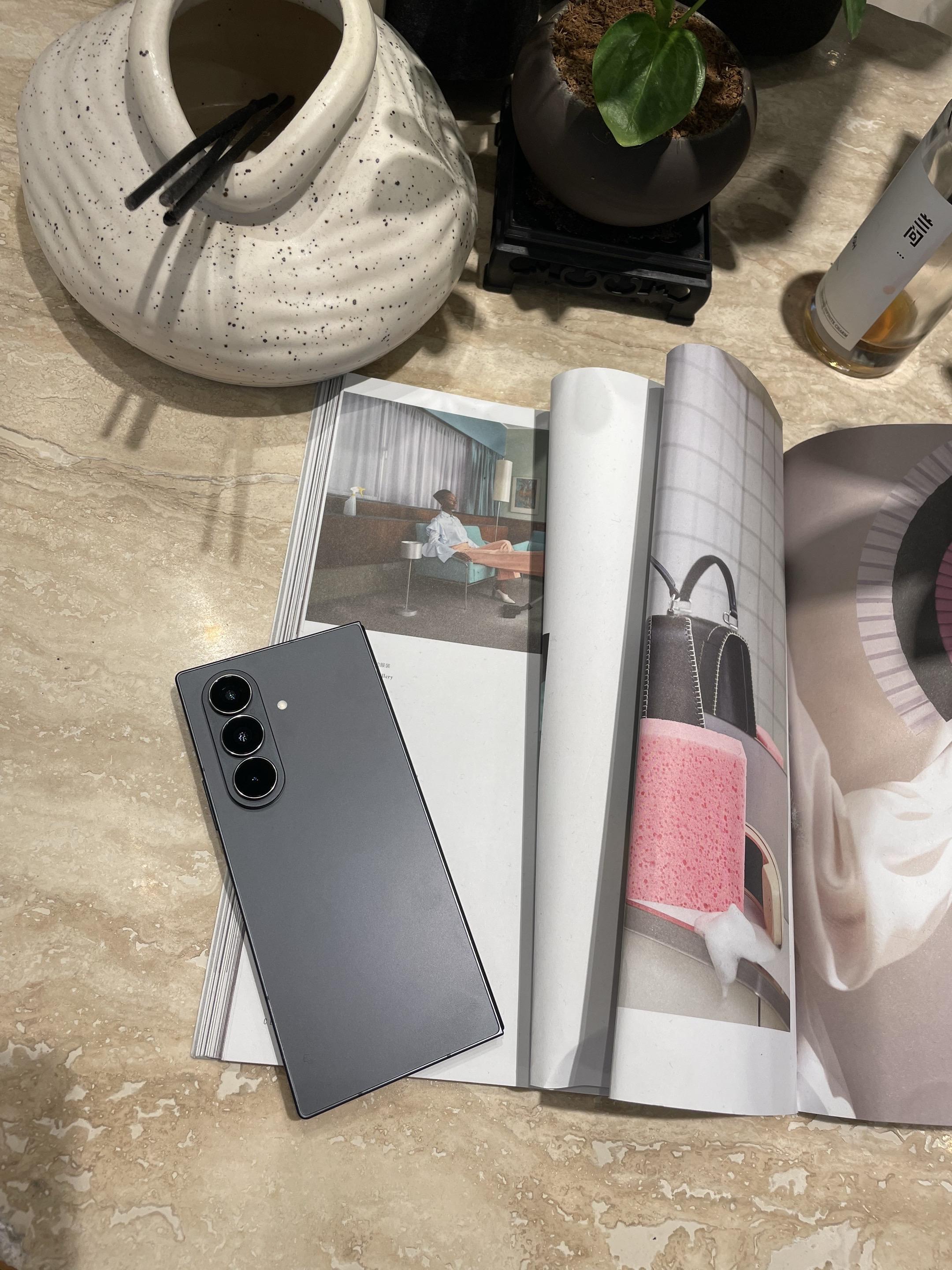 三星Z Fold7我直接焊死在日常！轻薄机身上手超顺手，高级配色自带气...