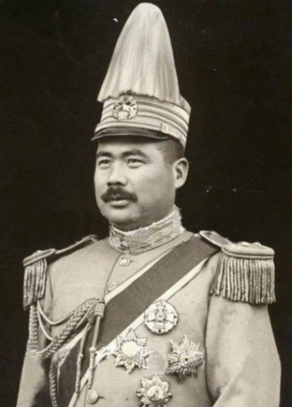 1947 年 5 月河南汤阴城破，解放军活捉了民国争议军阀孙殿英。1928 年他