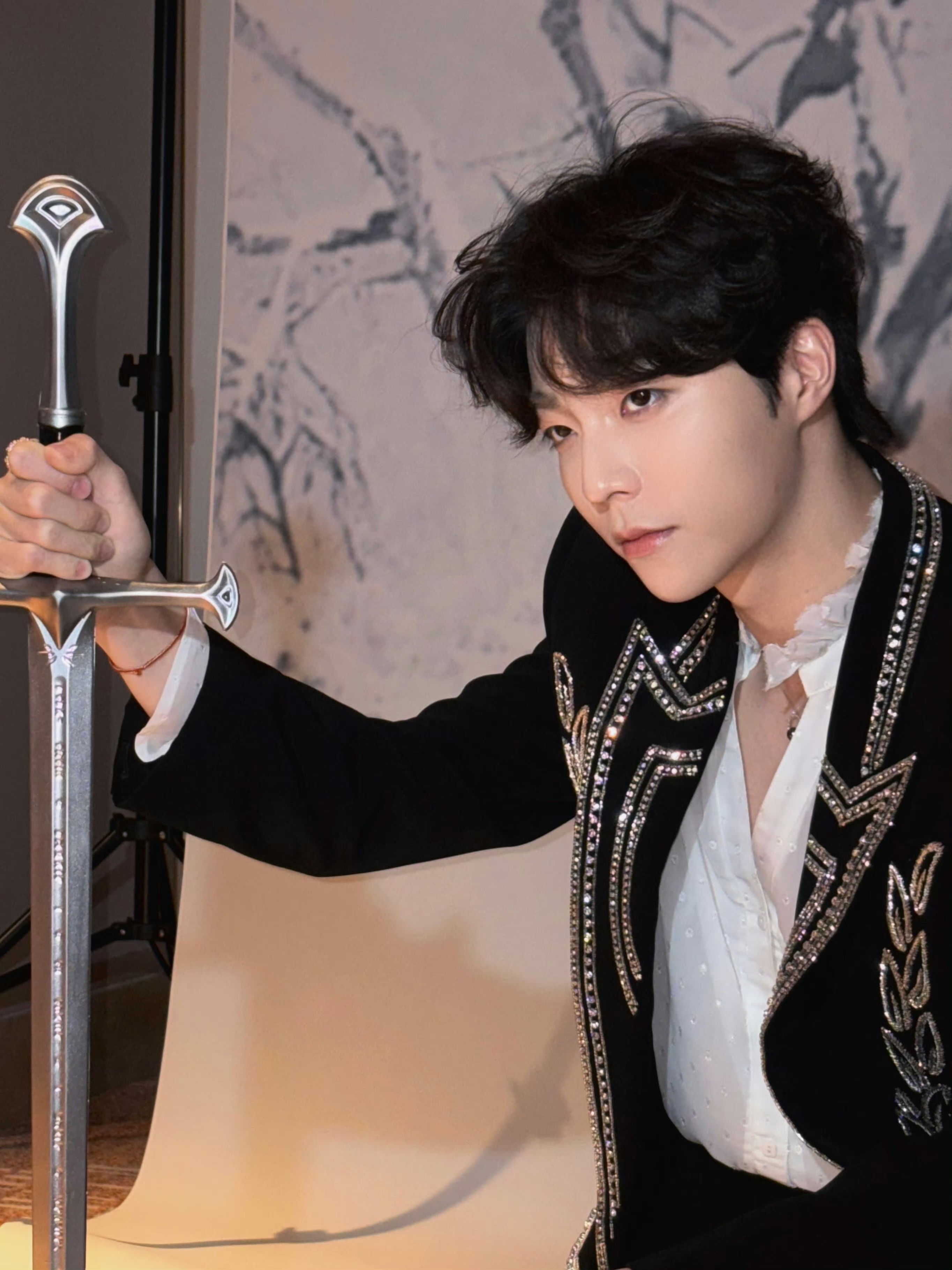 陈立农青春为名全球巡回演唱会 陈立农 七稔逐梦踏歌撷光 初识寒冬腊月，粉粉的你带