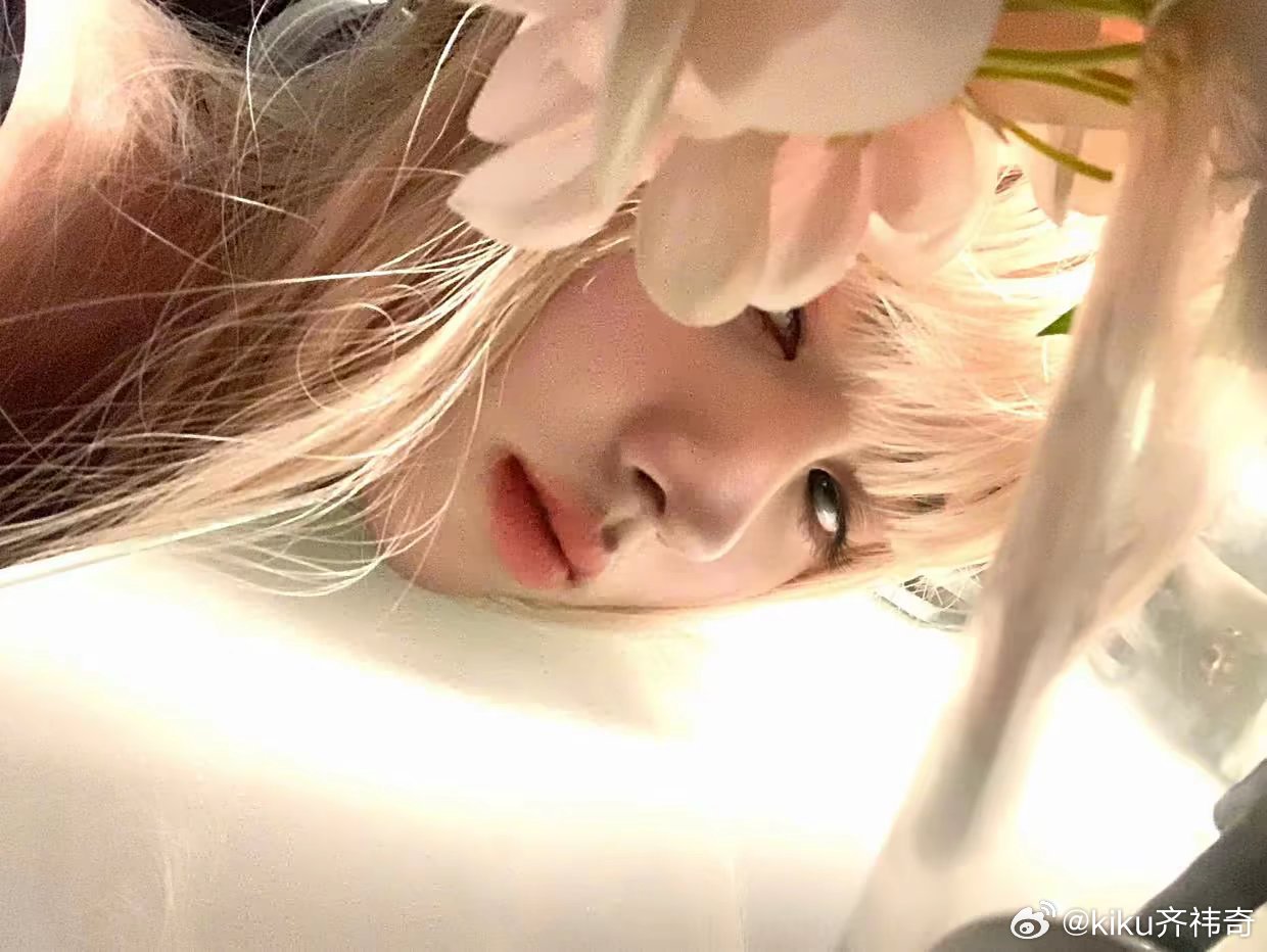 鞠婧祎黑长直造型太权威了  jjy鞠婧祎来战jjy鞠婧祎阿黛 天气蒙蒙的 你也萌