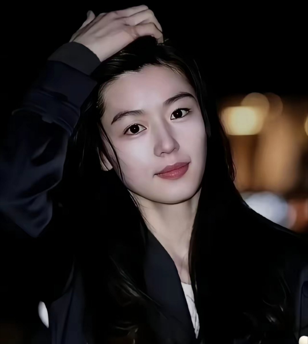 你们发现了吗？全智贤的人生，才是韩国女星的唯一出路。​难怪那时候金秀贤献殷 勤，