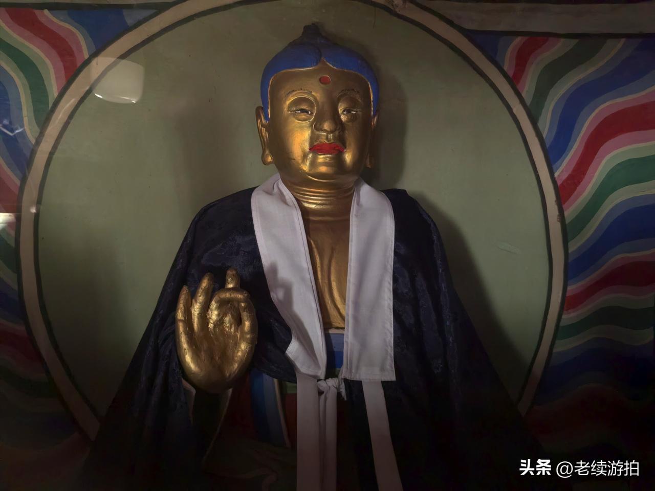 甘肃甘谷县华盖寺石窟：第23号窟（释迦洞）甘肃华盖寺 佛像华盖