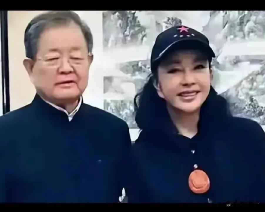 我最欣赏刘晓庆的坦诚：我不能忍受没有“性”的婚姻——
 
长久以来，刘晓庆一直是
