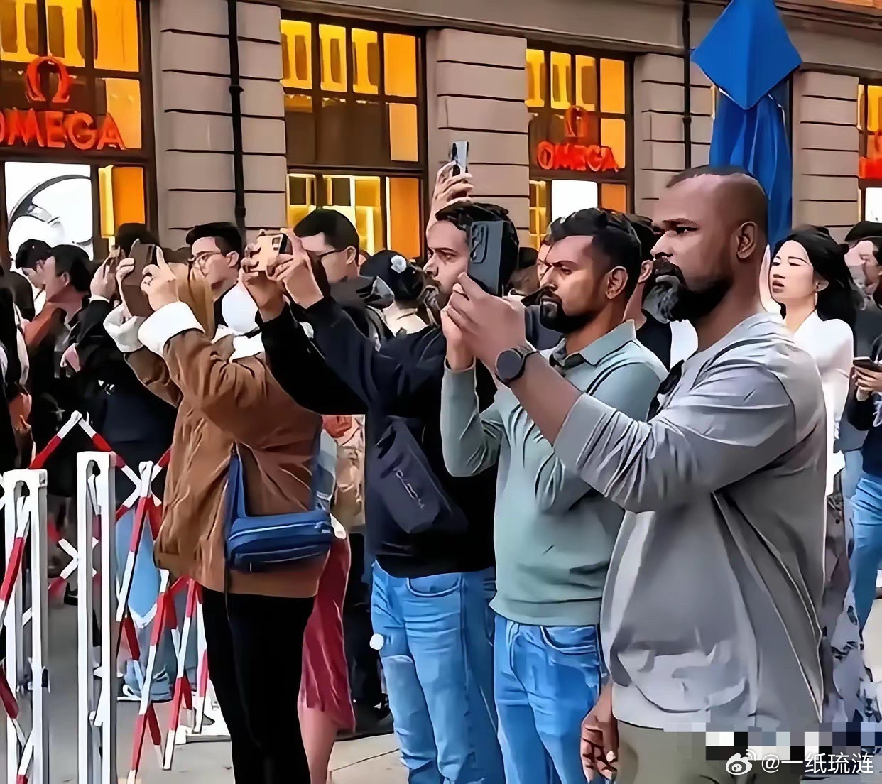 刚刷到一篇文章，一个哥们儿吐槽说，遇到几个来中国旅游的印度游客，一问三不知：不是