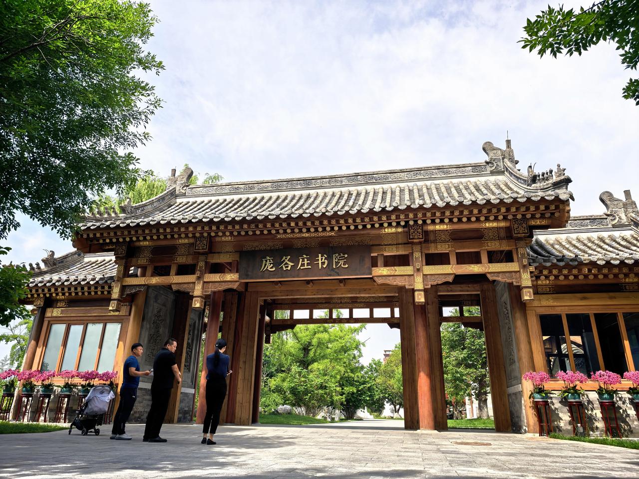 道家谈劳力

劳作尽心即可，
勿用义气，
勿使脾气。
需知耗力至气喘，
则元气泄