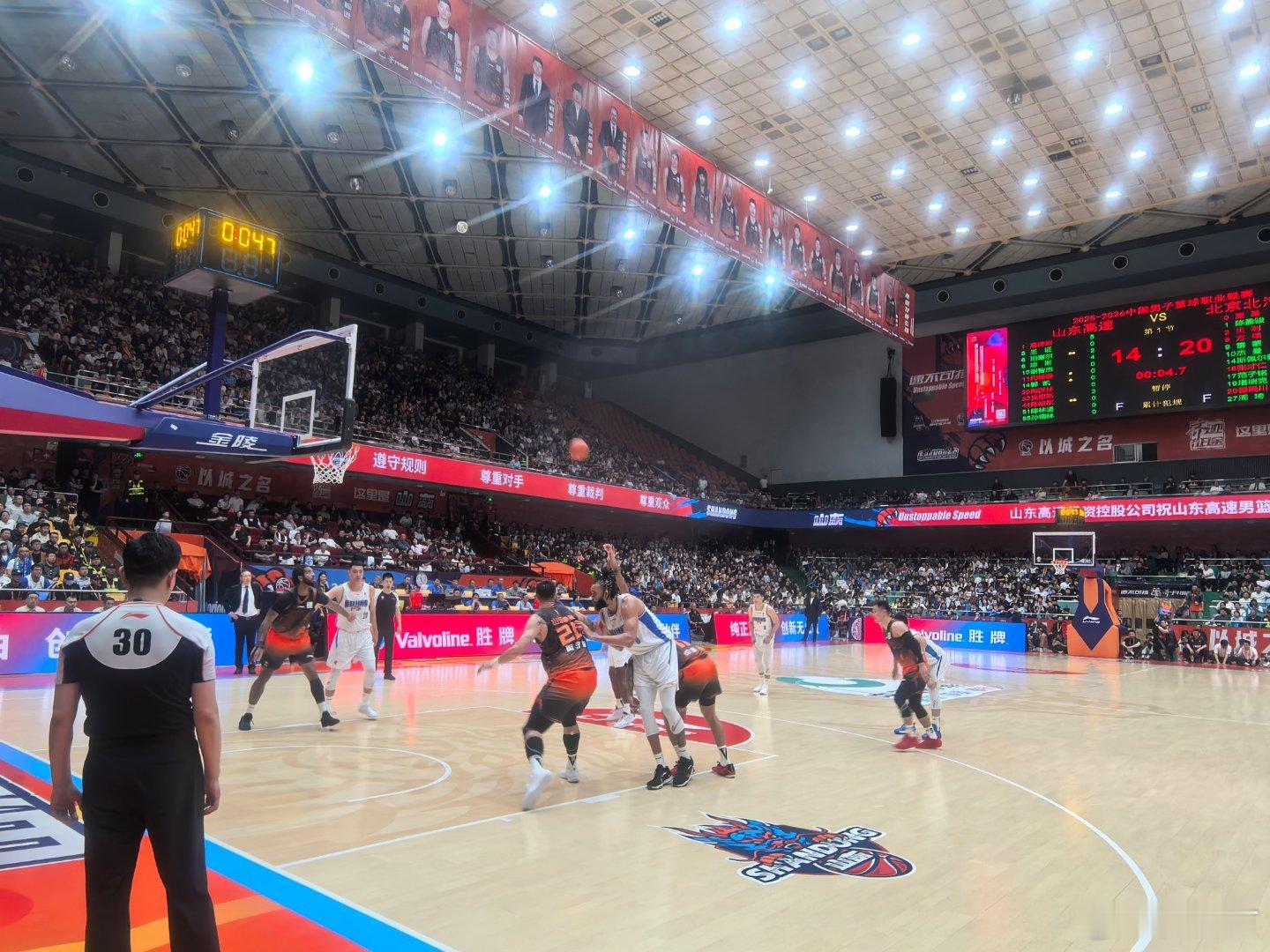 山东男篮vs北京男篮 贝利单节9分！还换么