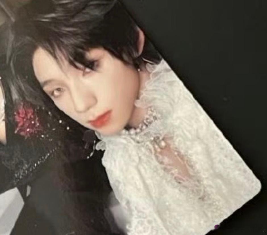 变异螳螂吧好诡异人中越来越长 