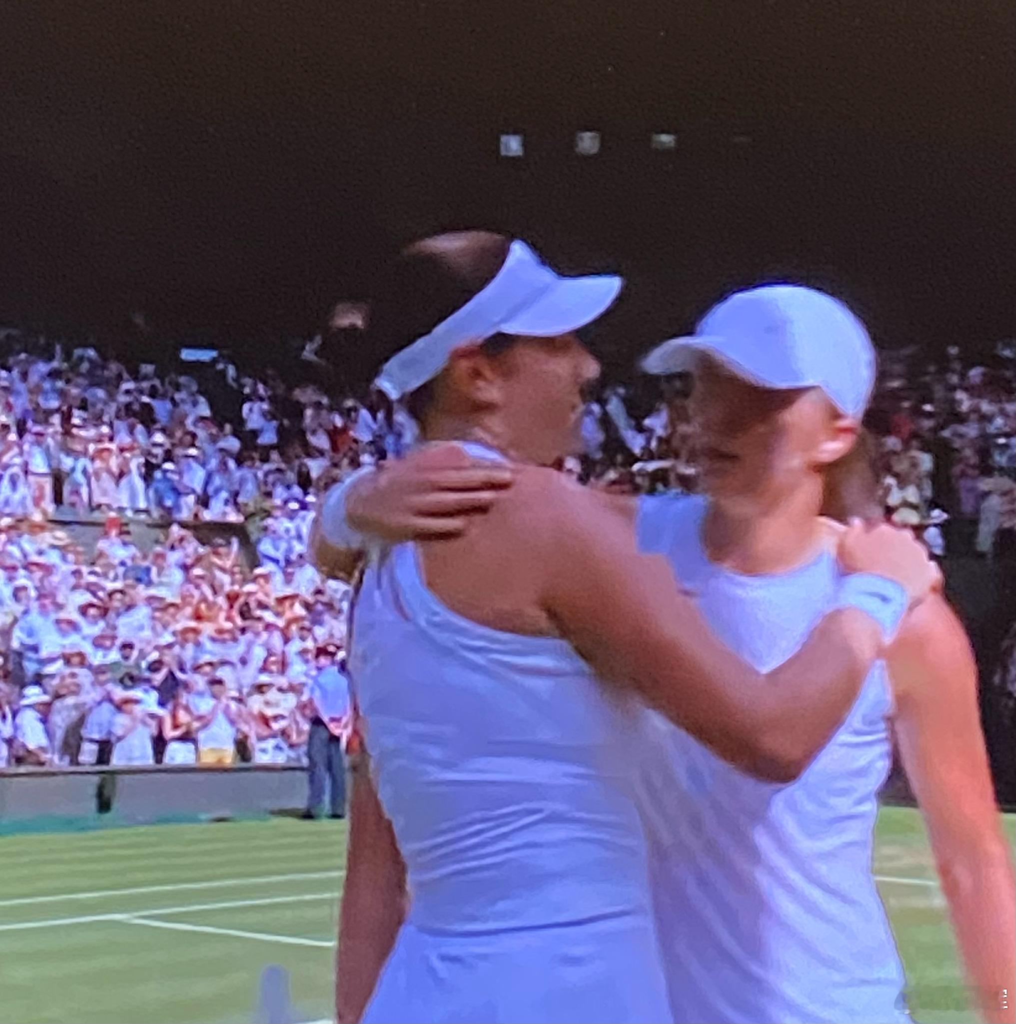 恭喜Iga， 但6:0， 6:0 对于 Anismova 有点太残酷了。 ​​​