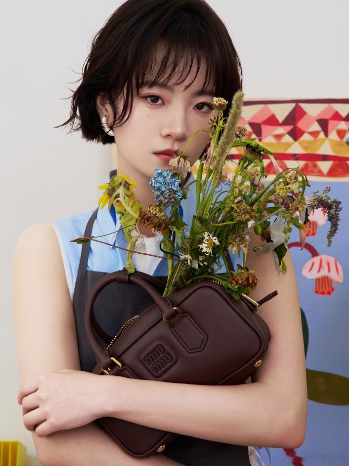 MiuMiu上海展览Miu Miu「故事与叙事者」展览登陆上海展览中心，沉浸式跨