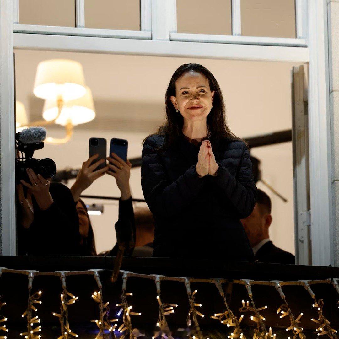 马查多乔装打扮逃离委内瑞拉抵达挪威根据《华尔街日报》的详细报道，马查多周一下午从