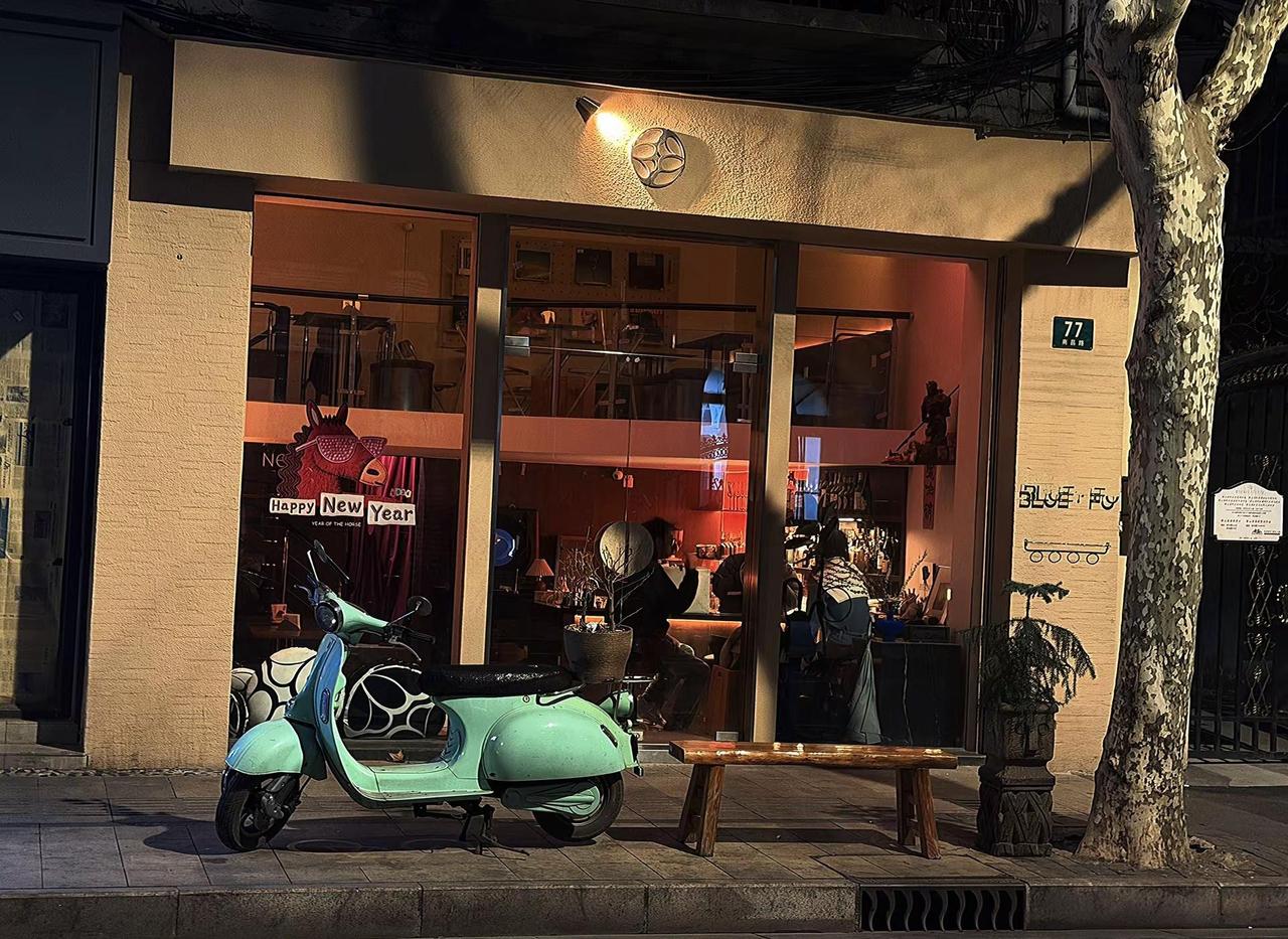 臨出門       決定「那就一起看場電影8」         ….……   .