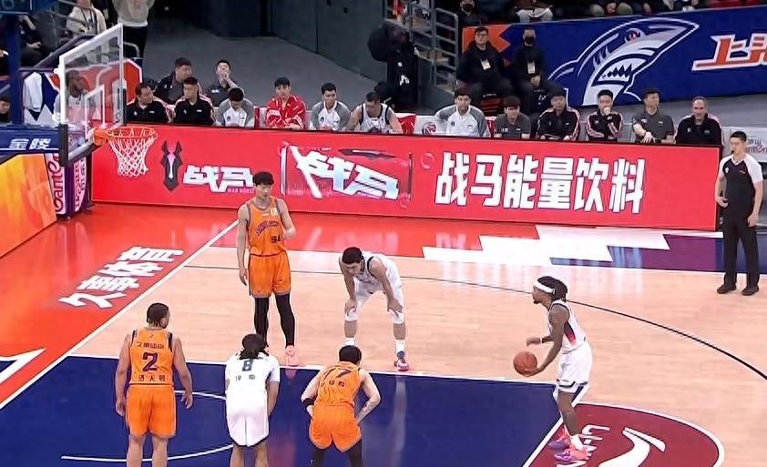 作为一个看了山东高速十几年球的老球迷，看到最后那场面我真想冲着屏幕喊一句：好容易