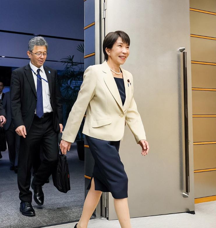 不想等，日本喊话中国了。

2026 年 5 月 26 日，日本首相高市早苗突然
