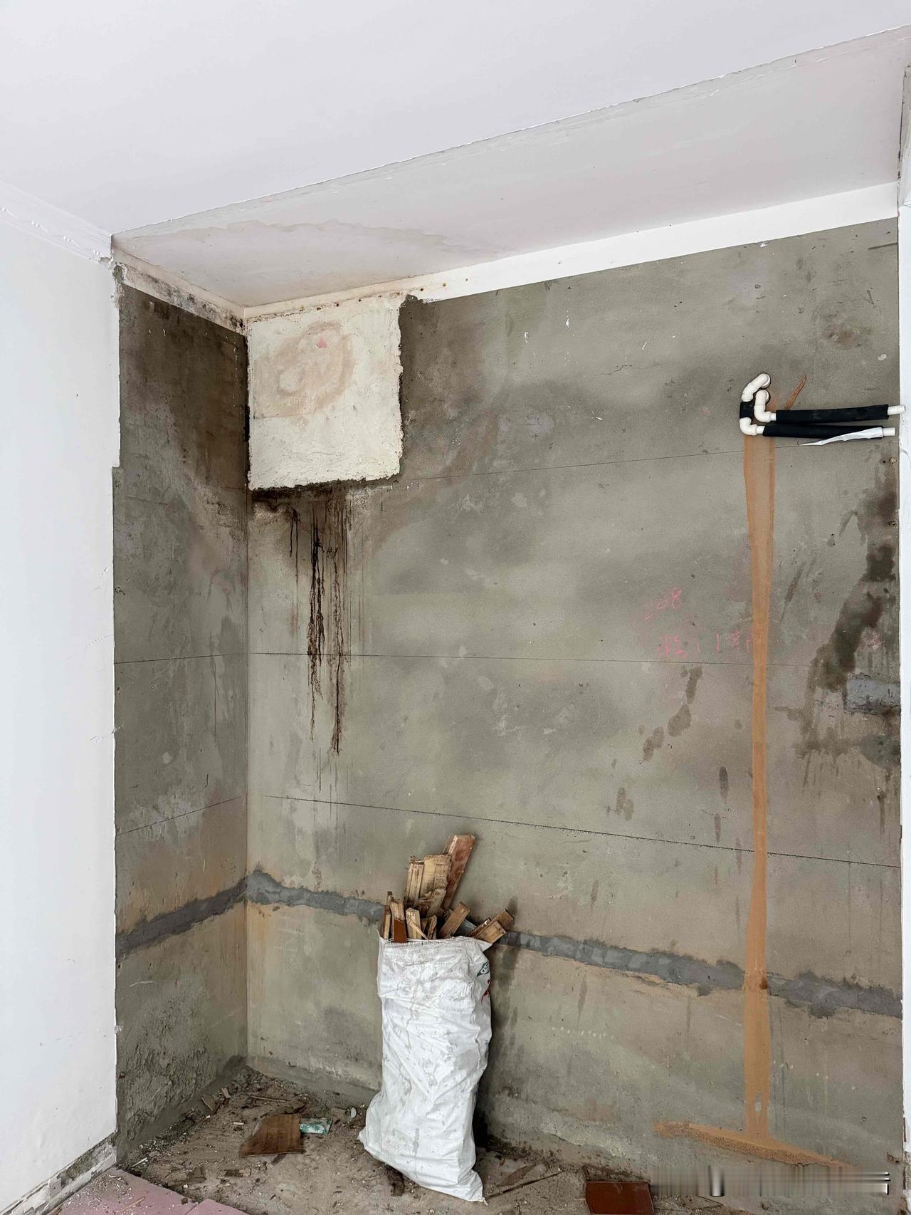 这几年做的老房翻新好像没有哪一家是不渗水的[捂脸]