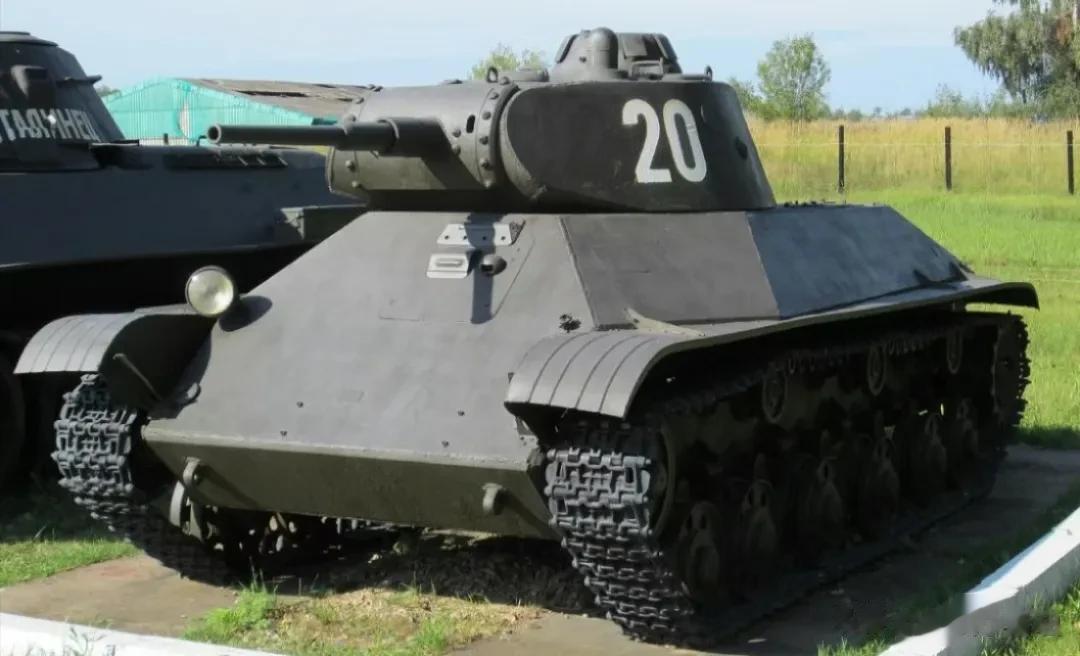  苏联时代·T-50步兵坦克T-50是苏联二战时期研发的步兵坦克，是T-26坦克