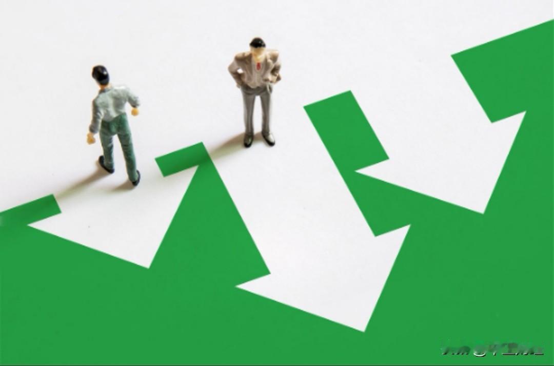 【A股】A股的投资者都精明了，早盘冲高的时候都是卖股票，中间都是看或者休息到下午