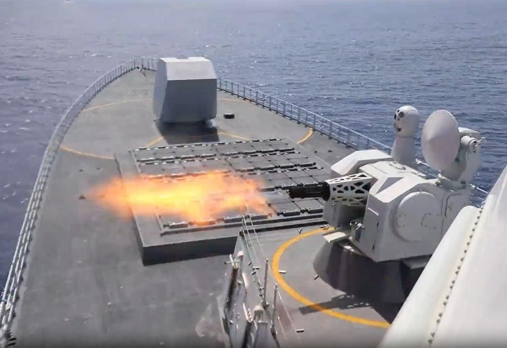 解放军南部战区近期组织编队在菲律宾吕宋岛以东海域开展演训活动，重点进行实弹射击、