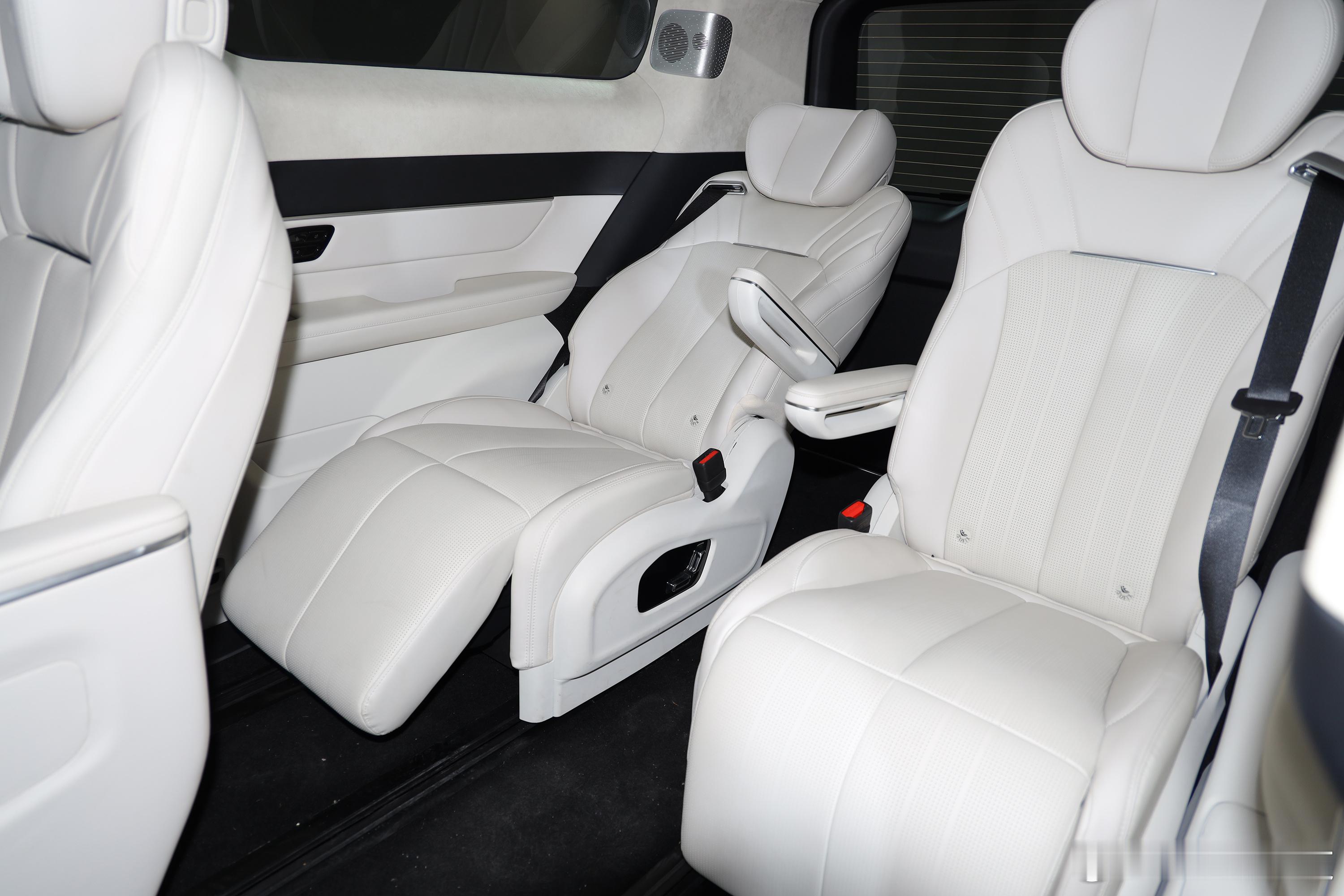 SUV能替代MPV吗 代替不了，第三排空间不是SUV能比的。银河V900，第三排