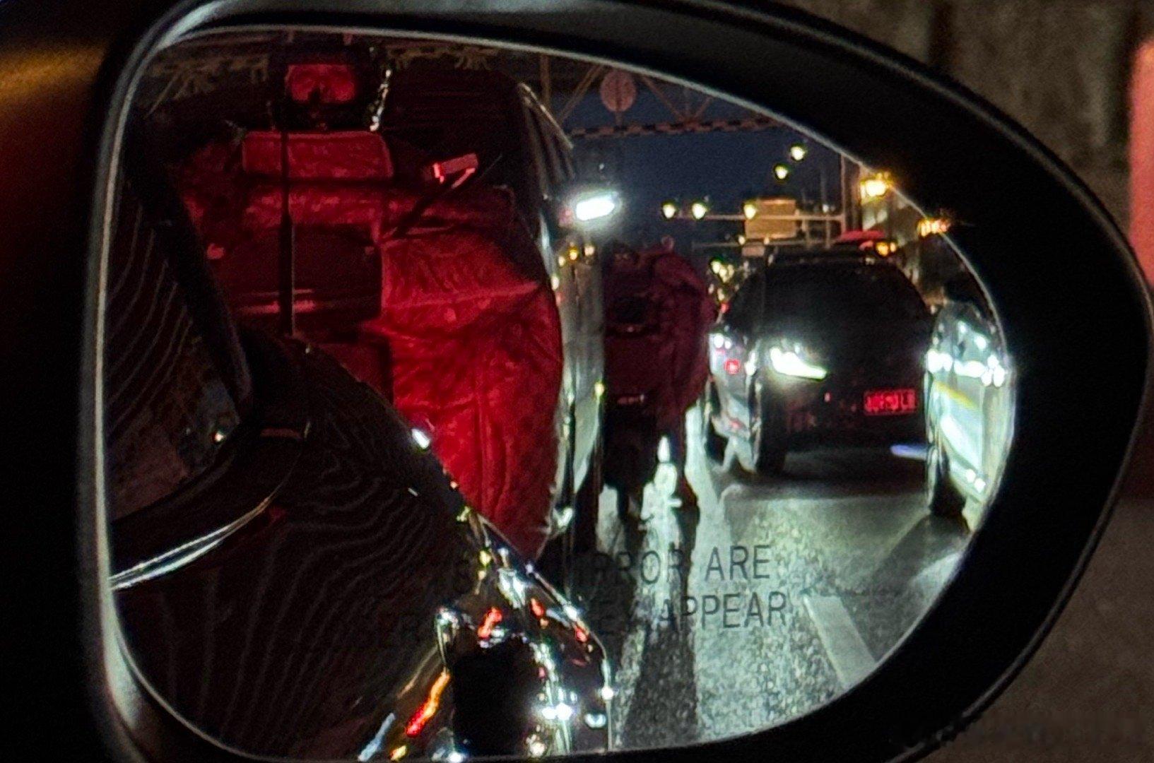 最近早晚高峰出行有感：电动自行车乱骑已成路上最大安全隐患，因为数量太多、刷新率太