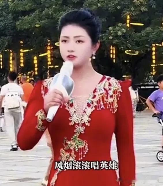 罗姣唱《英雄赞歌》是班门弄斧

小编刚刚刷到了网红歌手罗姣演唱《英雄赞歌》的视频