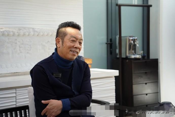 贾国龙的安眠药吃了整整40天。
这位西贝的老板最近开口了，说如果能重来，他绝对不