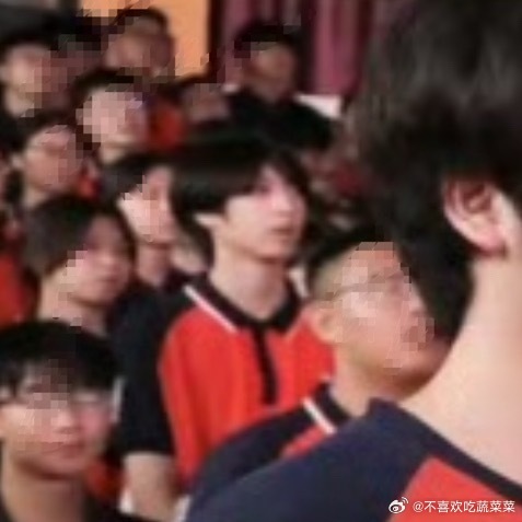 tg 人群中的张桂源 ​​​