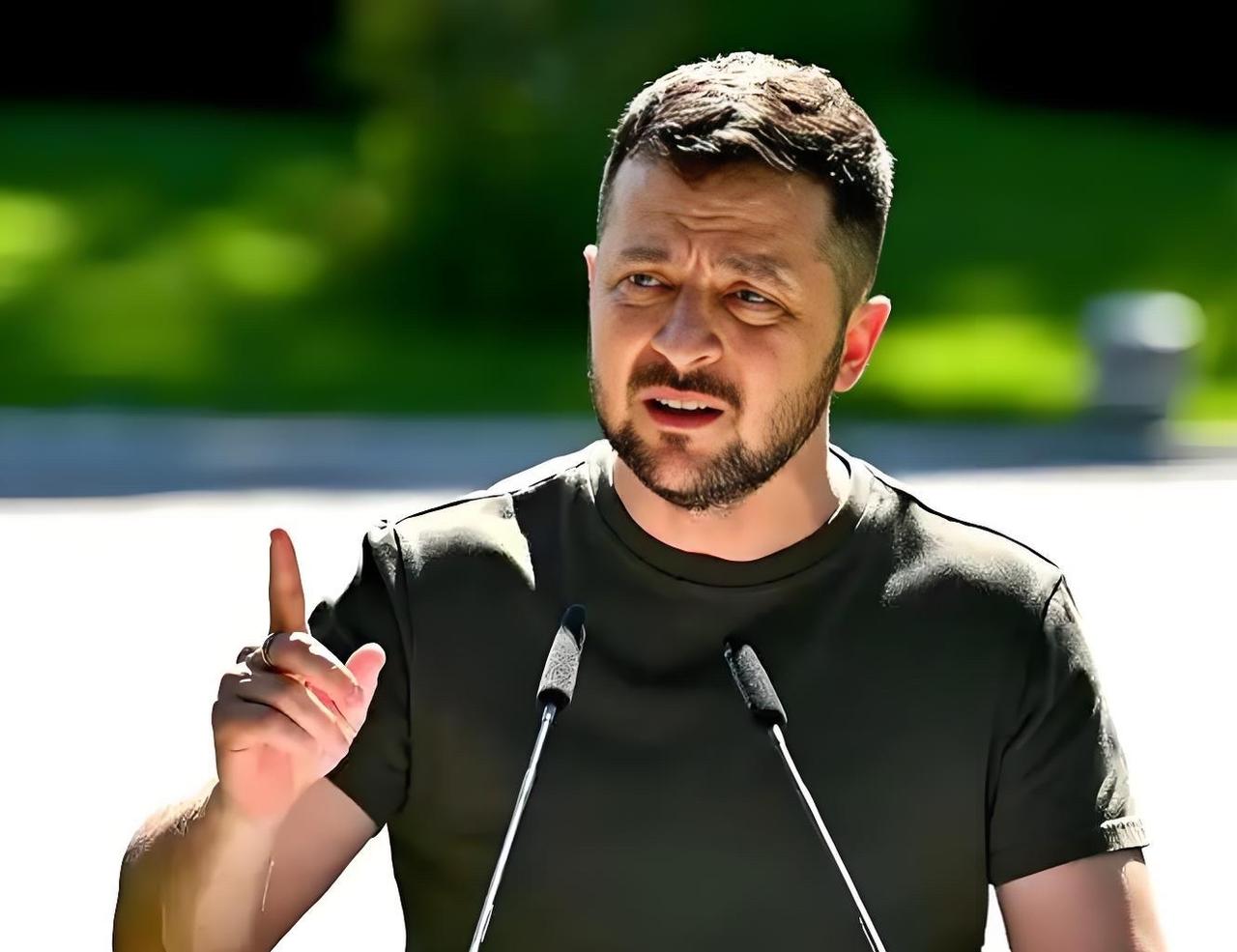 泽连斯基是明白的，乌克兰不能放弃未丢失的领土，这会丧失国家的主权，导致社会的分裂