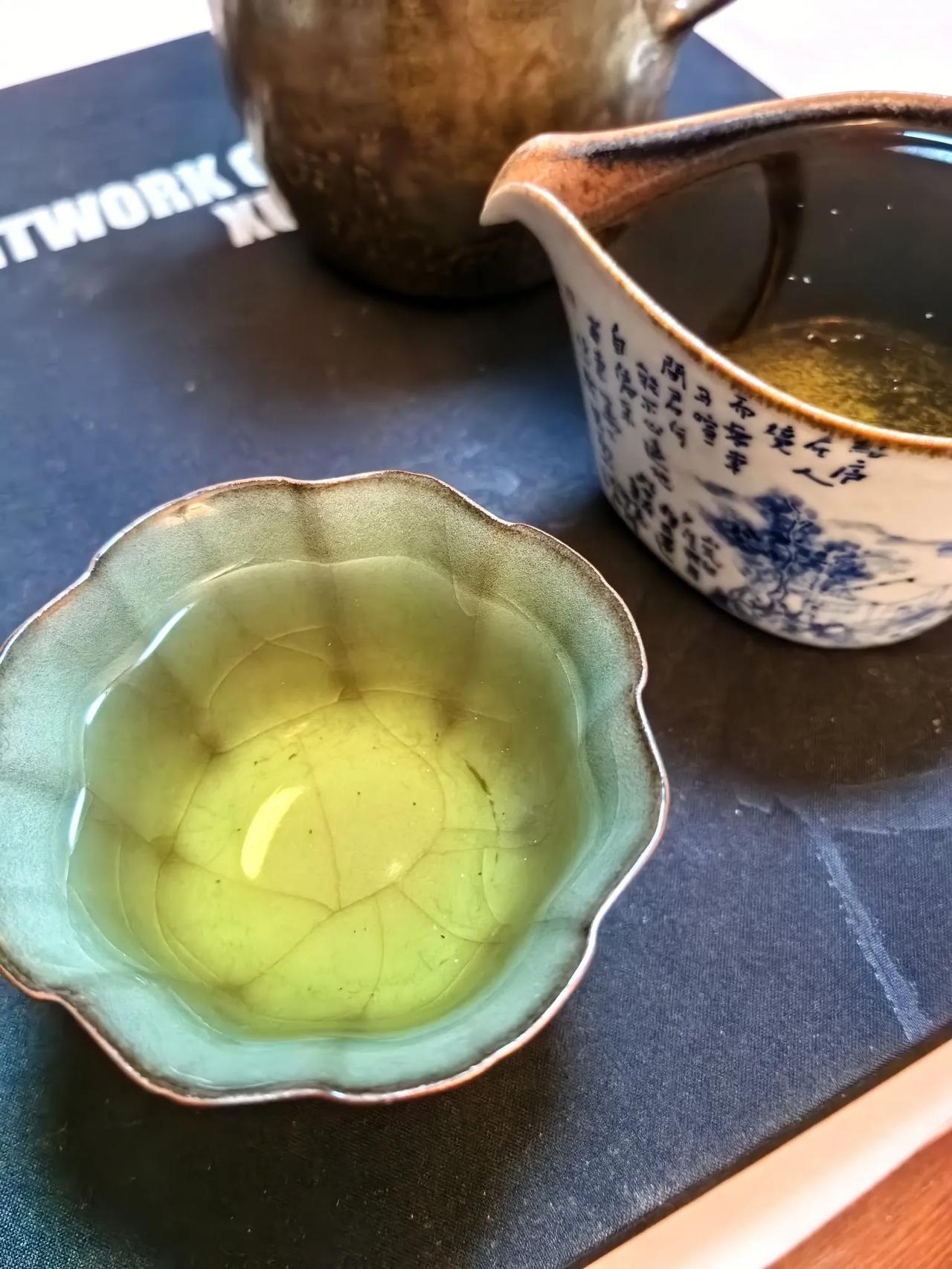 每天醒来，
如同刚刚出生。
每晚睡去，
如同堪堪死去。
日生日死。
一日一生。