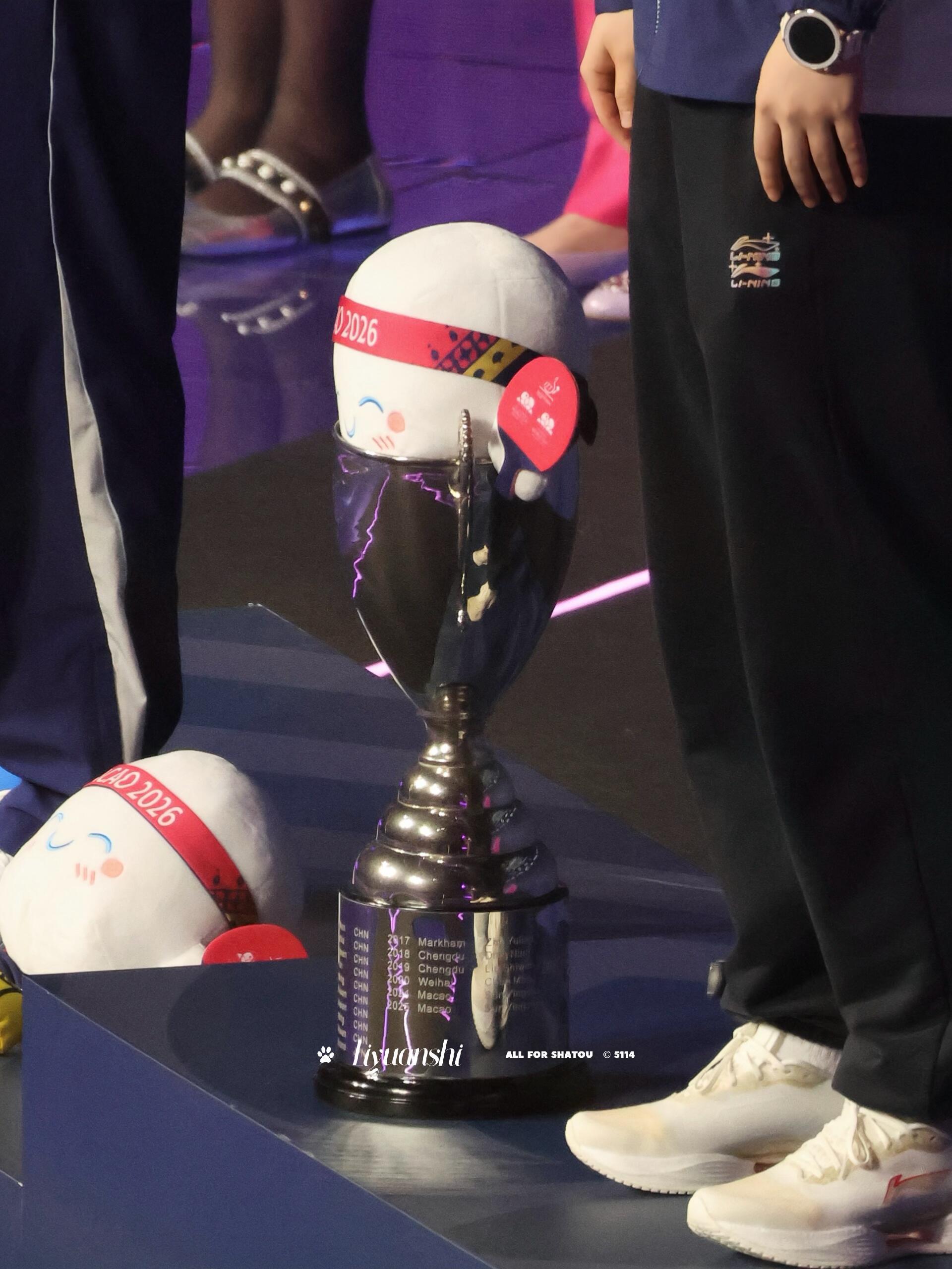 波仔跟着孙颖莎过好日子还是莎莎比较会养波仔走对圈子跟对人 日子怎么能跟谁过都一样