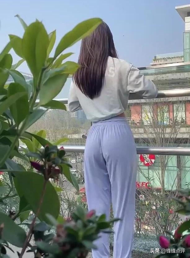 马侠自述之七
叶菲儿应该是马侠最喜欢的女友了！
只有叶菲才被马侠叫做老婆的。
第