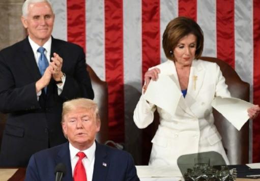 佩洛西炮轰特朗普，美国如果有一天完了，不用去怪中国，也不用去怪俄罗斯，就去怪特朗