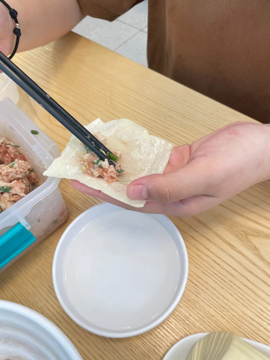 深圳梅林必吃！6元大酱肉包咬开爆汁，封神辣