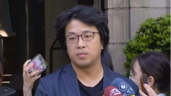 沈伯洋显得十分害怕和慌张，他没想到大陆行动这么快，没想到大陆直接立案侦查，没想到