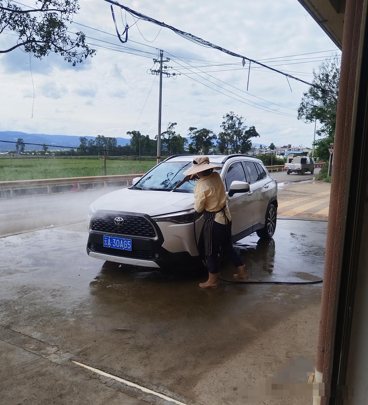 天晴了洗洗车