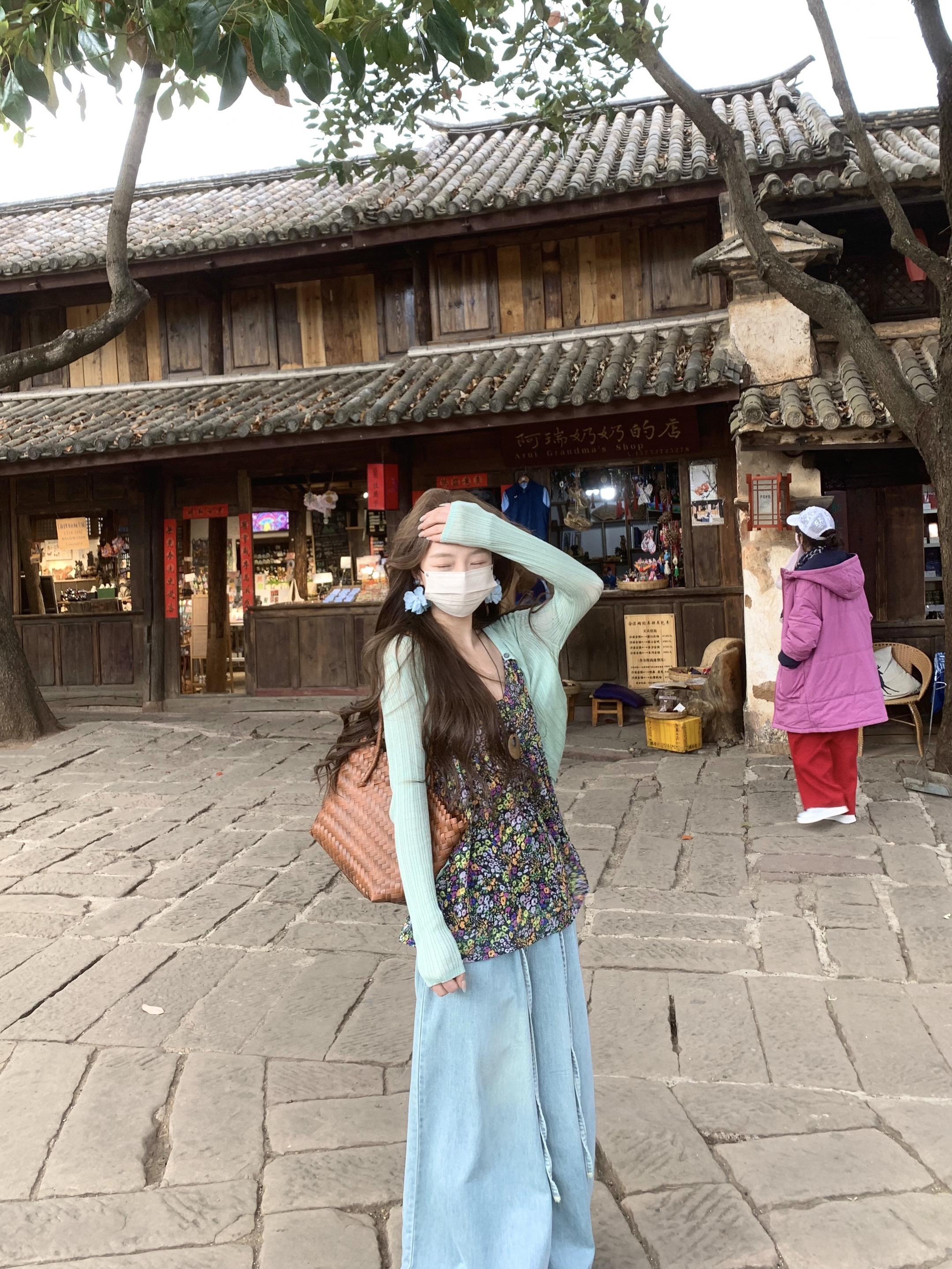 旅行碎片 游客照 吊带 亮色系 慵懒风穿搭