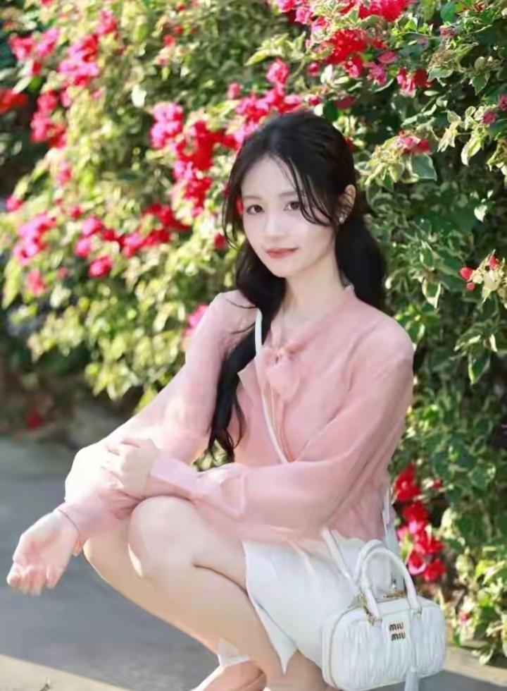 上海某小区监控曝光：女人背叛后，这6个反常细节根本藏不住

（来源：社会热点观察