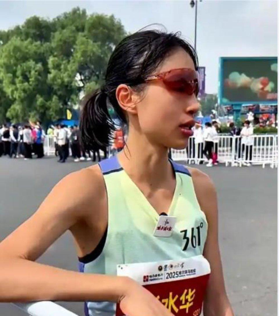 最快女护士被医院警告处分6个月这种警告处理合不合规呢？ 