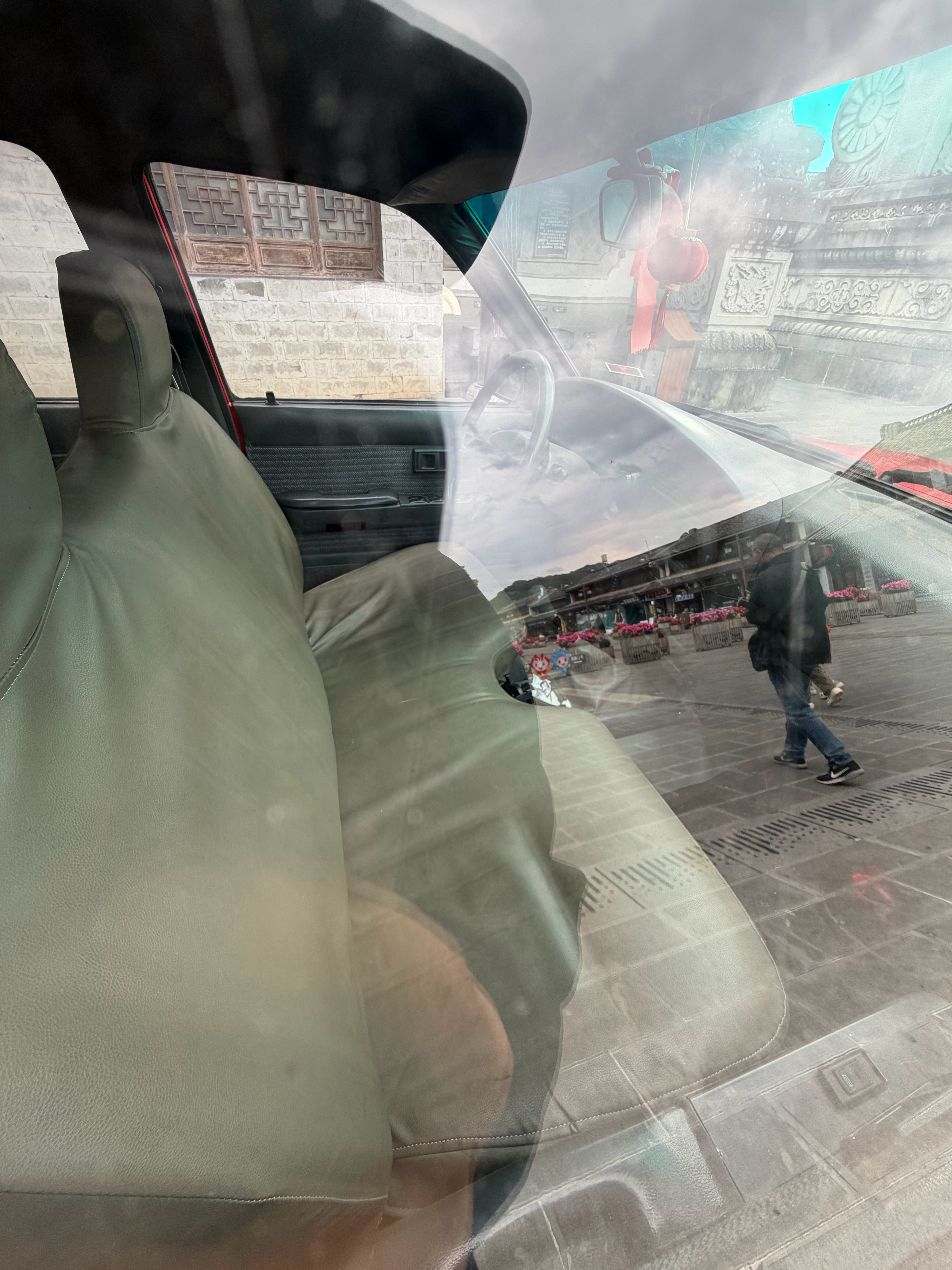 这是老款海拉克斯？好像又不是～ 腾冲·和顺古镇景区