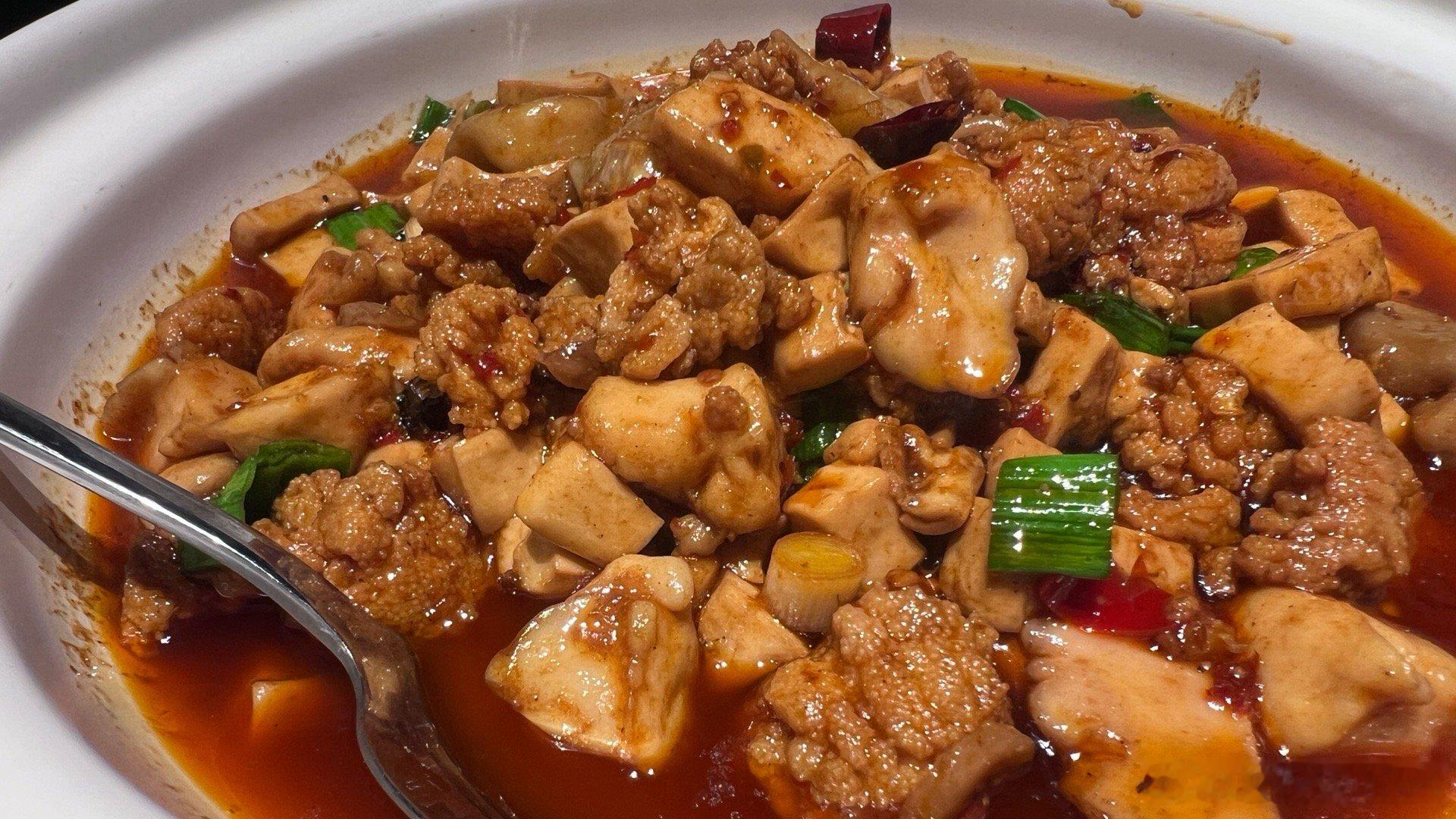 今天这四个菜起码得喝二两才行啊武汉也是完全冷起来了各位网络一线牵的兄弟姐妹们，喝