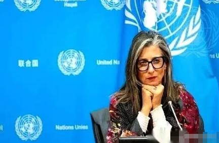 联合国里，终于来了个狠人。
一个叫阿尔巴内塞的女人，当着全世界的面，把一份报告直