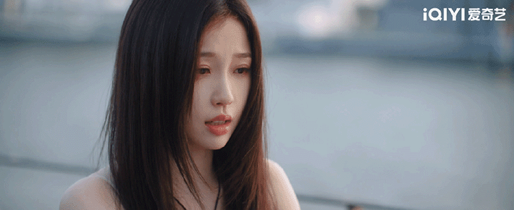 句句不说爱泪泪都是爱姜暮看到梧桐树和熟悉招牌的那一刻，谁懂啊，那种瞬间认定靳朝回