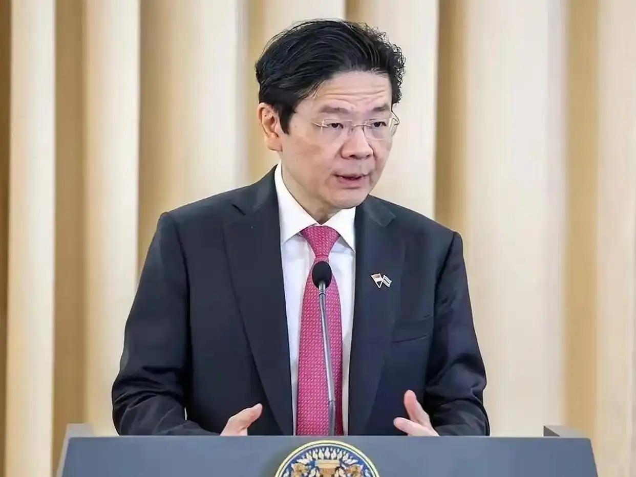 生一个孩子，政府直接发32万人民币！

新加坡这次是真急眼了，生育率已经跌到0.