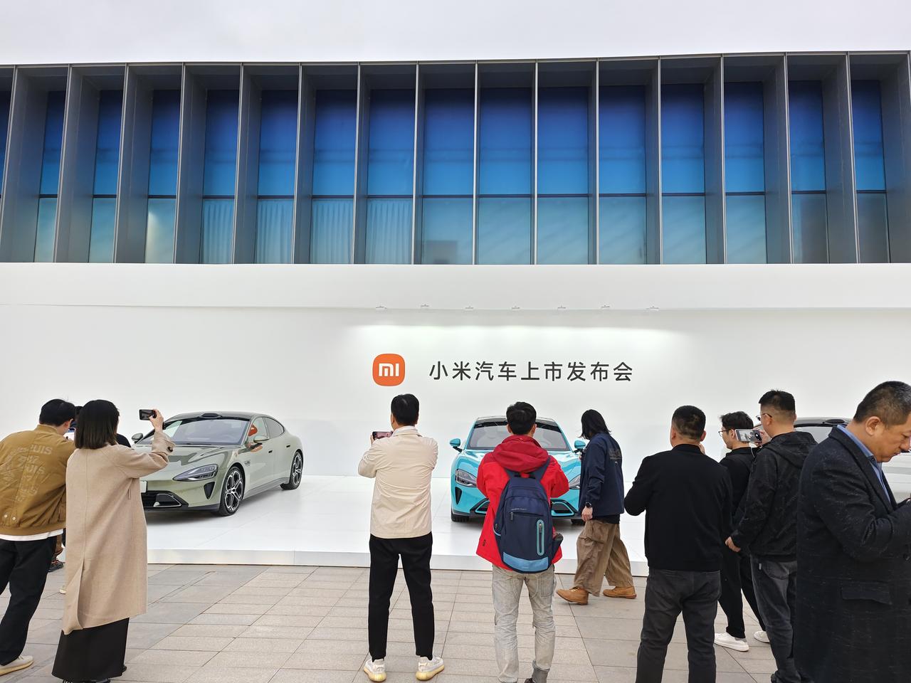 终于等到了小米SU7上市发布会了，虽然十分期待售价，但还是被小米SU7的颜值吸引